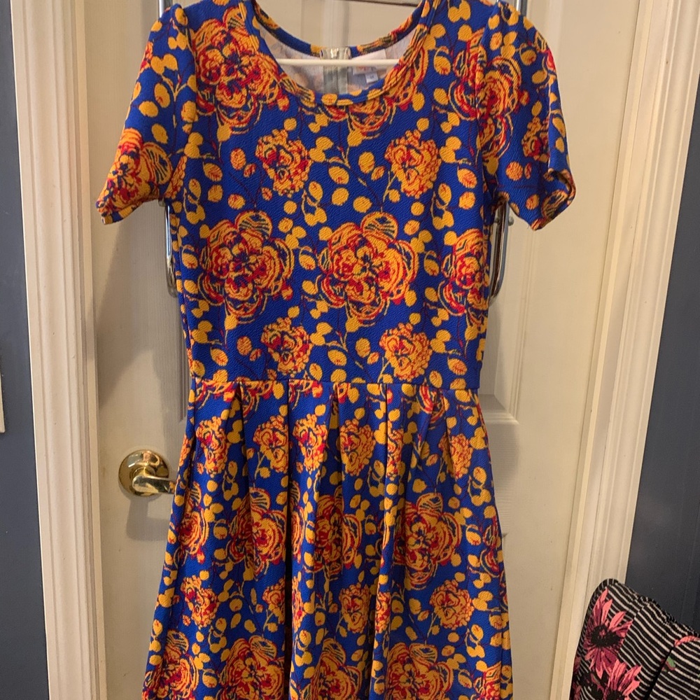 EUC Lularoe Amelia dress M